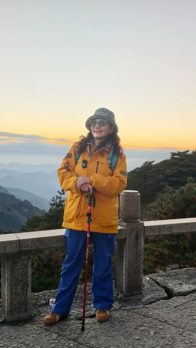 爬黃山，這些裝備和姿勢，明豔出片又實用！