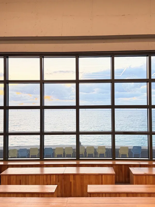 涯月邑：面朝大海，坐到日落（穿多了版）