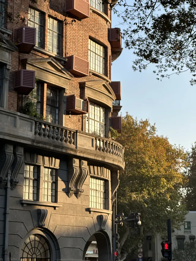 武康路聖誕CityWalk出片逛吃，不走回頭路