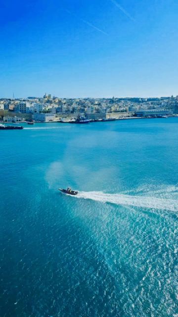 ある種の青、それはマルタブルー｜地中海の秘境