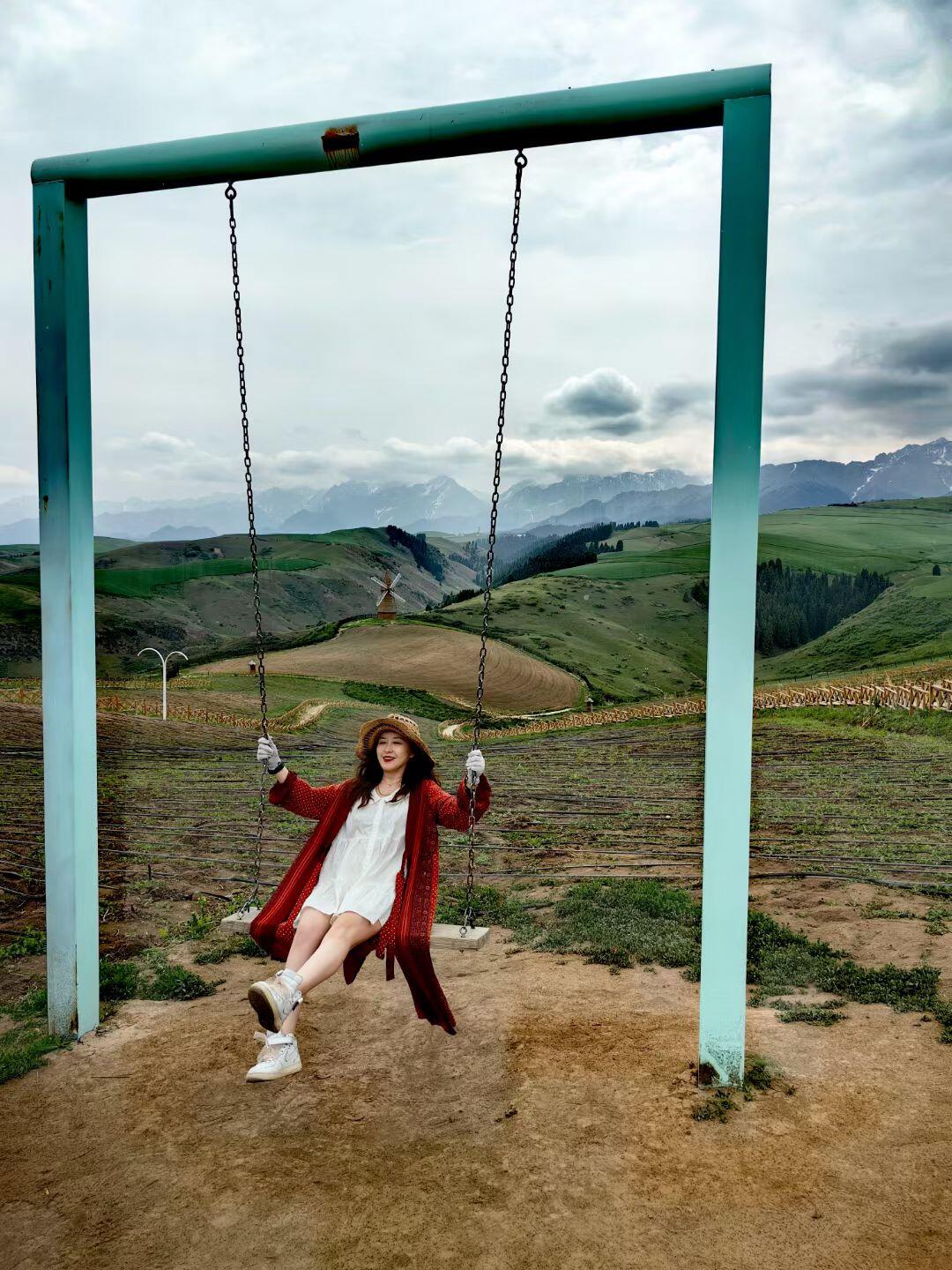 Say Goodbye to Tourist Photos: Capture Cinematic Shots in the Vast Wheat Fields
