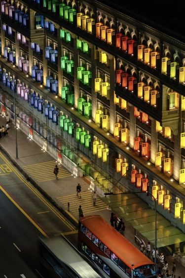 虹色の建物は写真映え抜群！ | Trip.com シンガポール