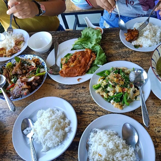 ชมเพลิน ณ ปากชม คาเฟ่สุดชิคติดริมโขง