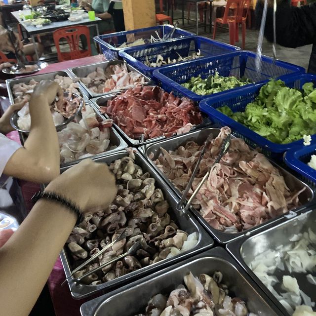 Muang xai 最強シンダット　Veoda Restaurant