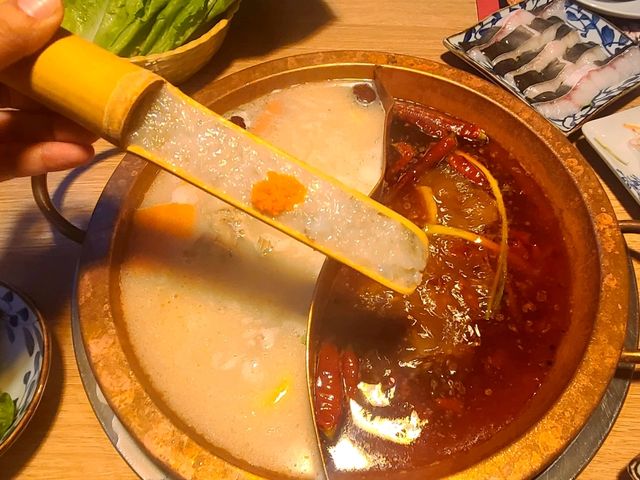 超新鮮肥美海鮮 正宗重慶麻辣鍋