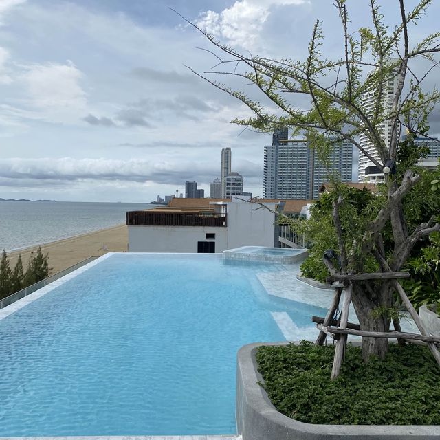 U Jomtien โรงแรมสวยพักสบาย ติดชายหาดจอมเทียน