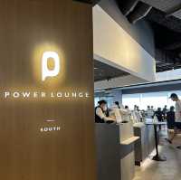 Power Lounge — 羽田機場內