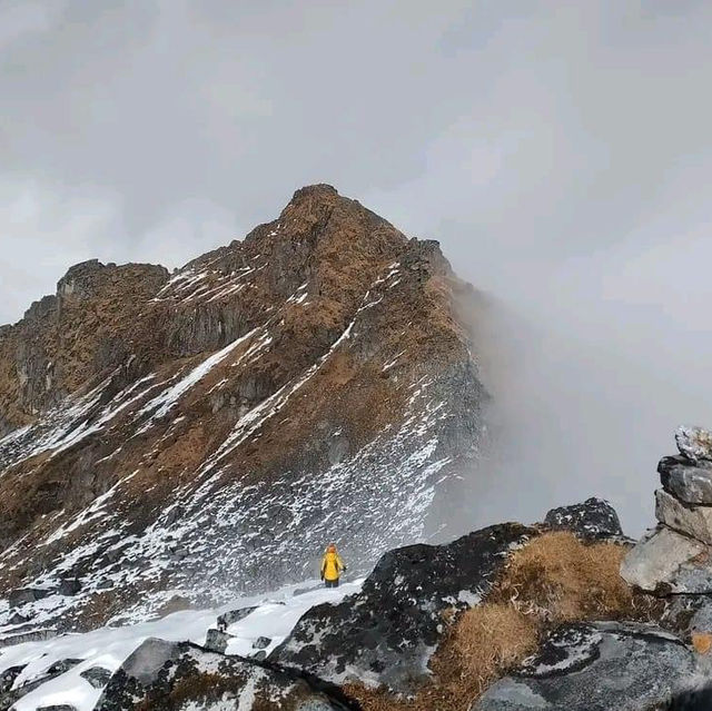 Mountain climbing in Putao 🧊 🏔️ ❄️ 
