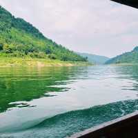 ล่องเรือ เขาช่องลม นครนายก
