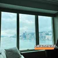 房間及泳池都擁有無敵維港海景酒店