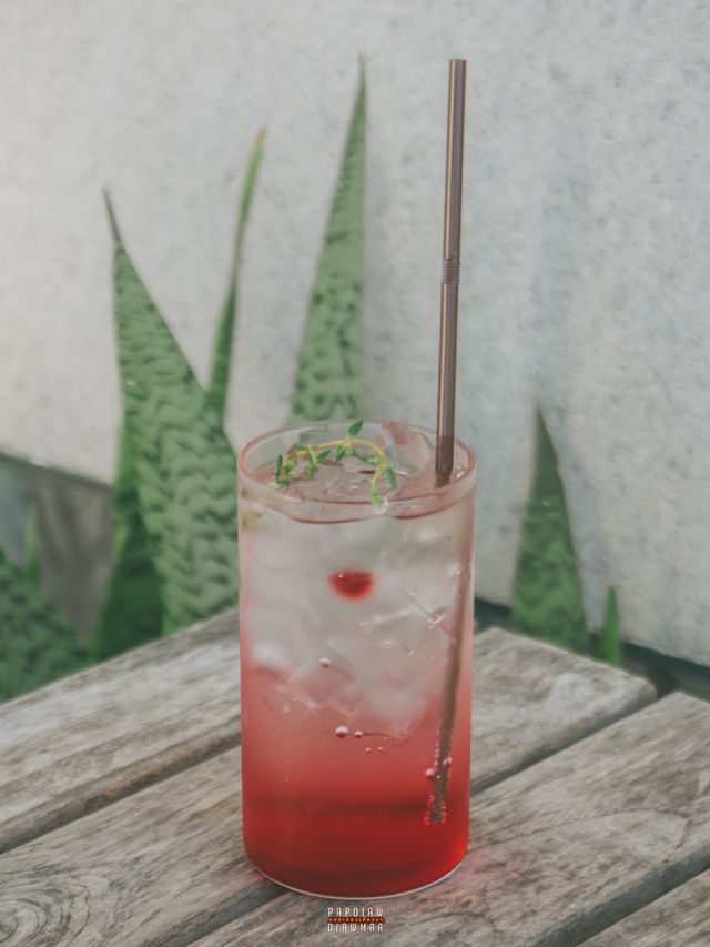 คาเฟ่ลับริมทะเลสาบในเชียงใหม่
