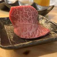 【大阪・京橋】水晶板で焼く立ち食い焼肉「三坪（さんつぼ）」