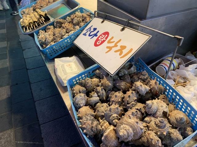 국제영화제의 주무대이자 먹거리로 가득한, 부산 비프광장
