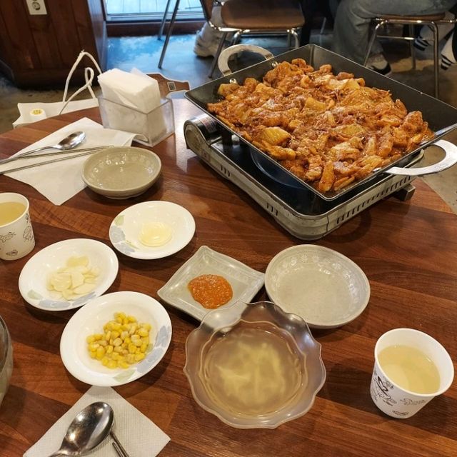 Grilled Pork with Kimchi, JjangKkojip