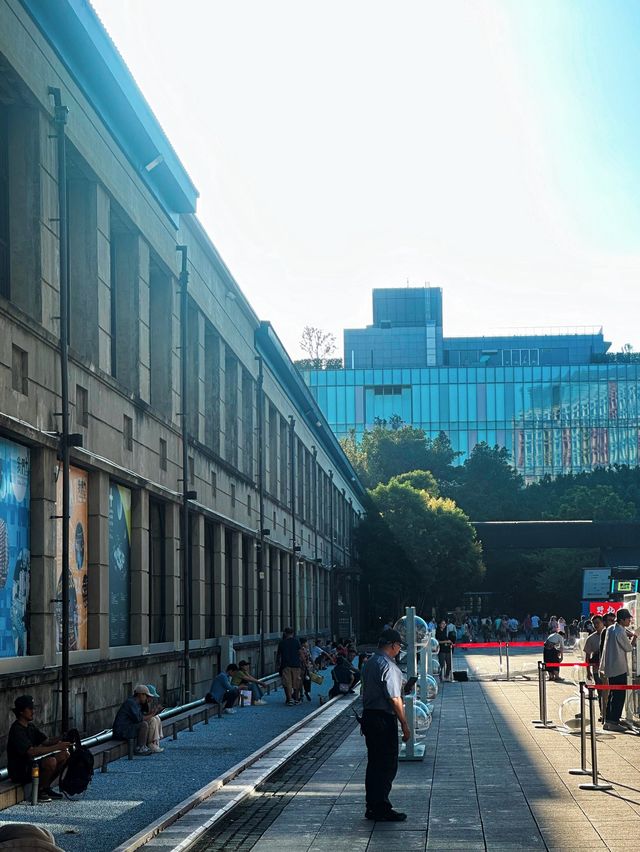 [台北] 舊菸廠古蹟改建的文創園區 展覽市集商城應有竟有-松山文創園區
