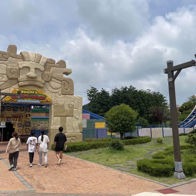 Shinhwa Theme Park