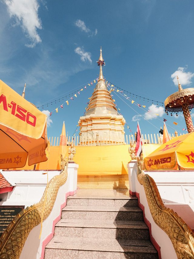 วัดพระธาตุดอยคำ (Wat Phra That Doi Kham)