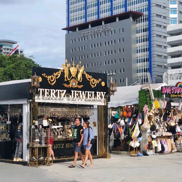 Jodd Fair🏰 แดนเนรมิตร