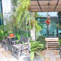 The Wild swans Café and Lake - คาเฟ่สวยนครปฐม
