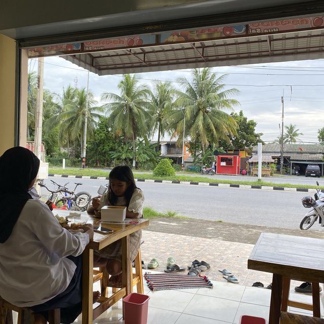 ร้านบิงซูเปิดใหม่ในหัวไทร (บิงซูถ้วยทอง)