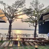 “บ้านเมษา” ร้านอาหารวิวแม่น้ำเจ้าพระยา