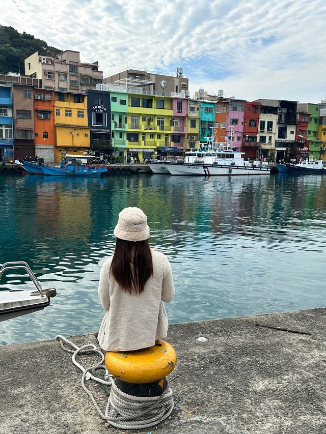 เที่ยวท่าเรือเชิงบิ้ง ชมหมู่บ้านน่ารักสีสันสดใส 