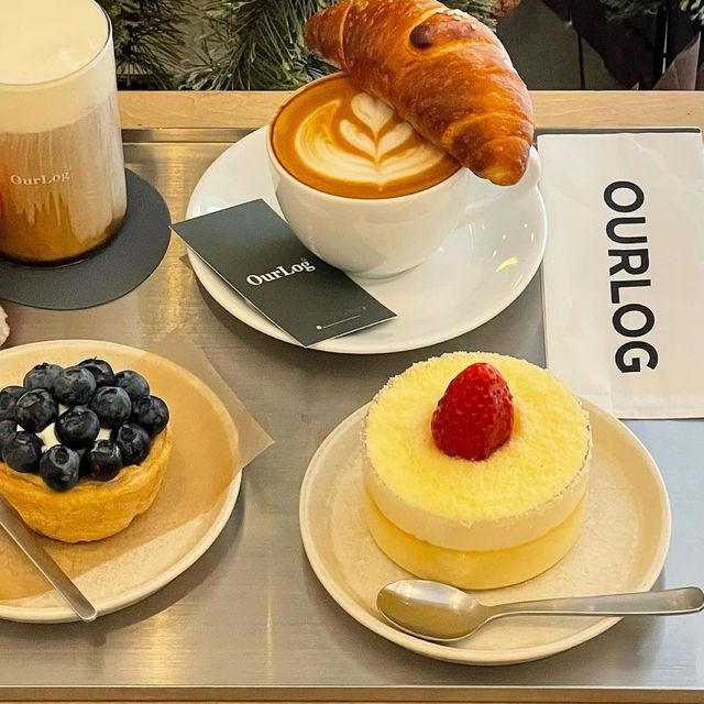 Ourlog Coffee：美味可頌、芝士蛋糕和濃鬱咖啡，讓你找到一絲安寧