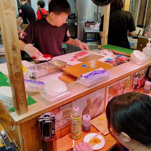 먹거이와 볼거리가 가득한 오사카의 부엌, 구로몬 시장!