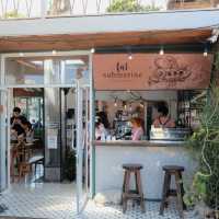 Fat Submarine cafe and restaurant 