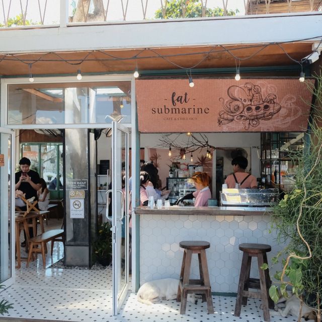 Fat Submarine cafe and restaurant 