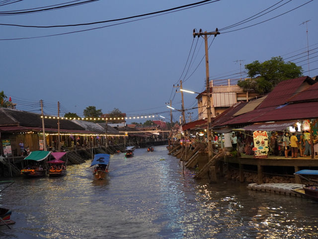 ตลาดน้ำอัมพวา Amphawa Floating Market