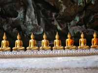 ณ  ถ้ำเขาหลวง