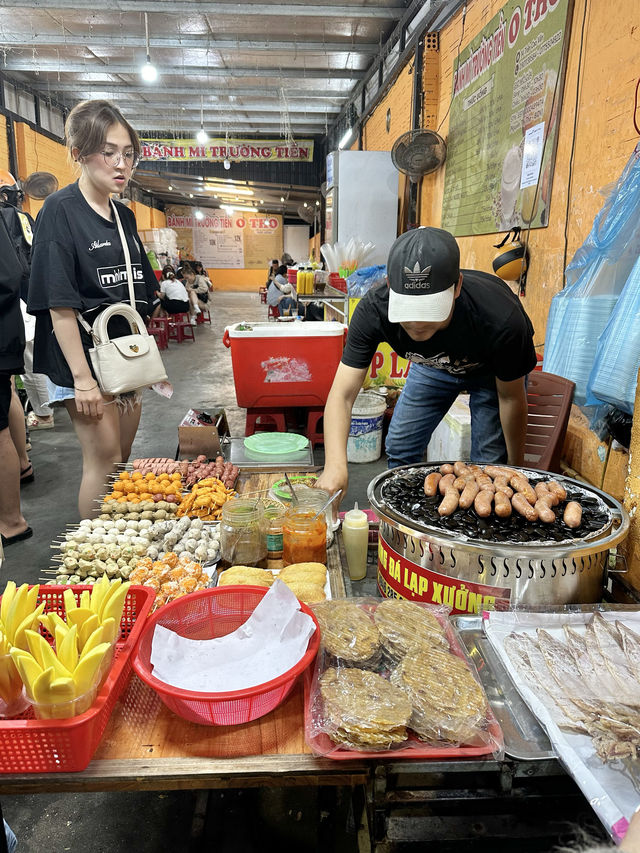 ベトナム・フエ＊Googlemapで高評価のバインミー屋さん