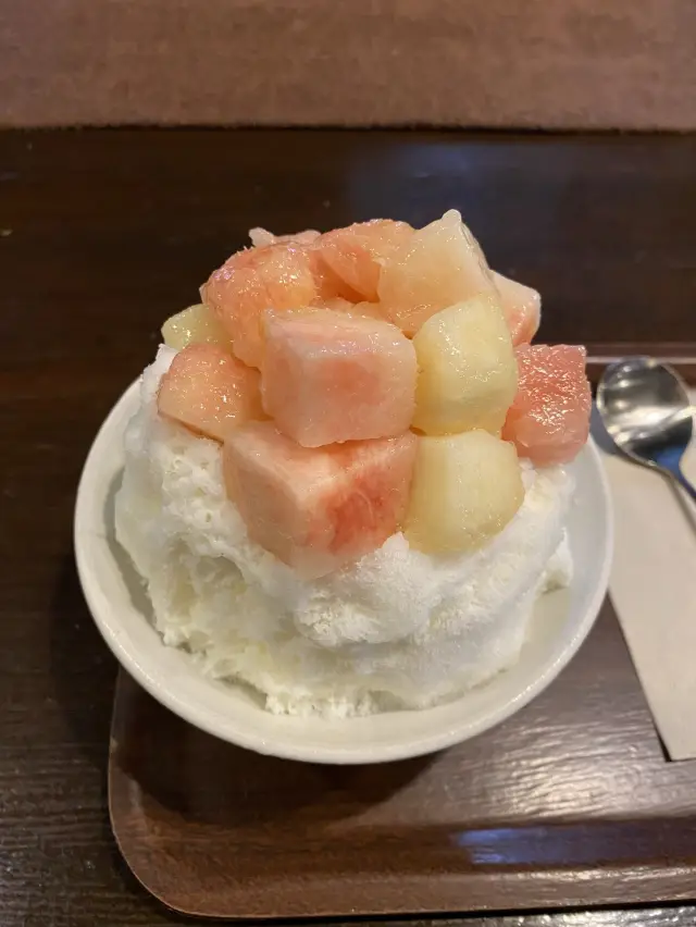 Kobe Nishi Ward: Tanpopo Coffee Shop's Peach Shaved Ice (July 2024)