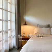 TWO-โท : Bed and Cafe