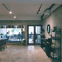 THE NEW PLACE IS WIDER THAN BEFORE, WITH AN OUTDOOR AREA IN THE FRONT