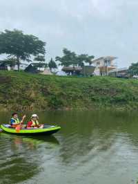 พายเรือ ทะเลสาบแถวราชบุรี