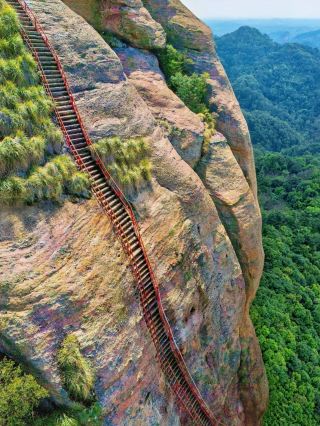 Discover the Hidden Gem of Jiangxi: The Stunning Danxia Landscape Awaits You!