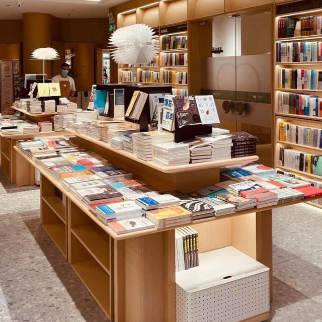 深圳筍崗寶能環球匯書吧，8月好去處