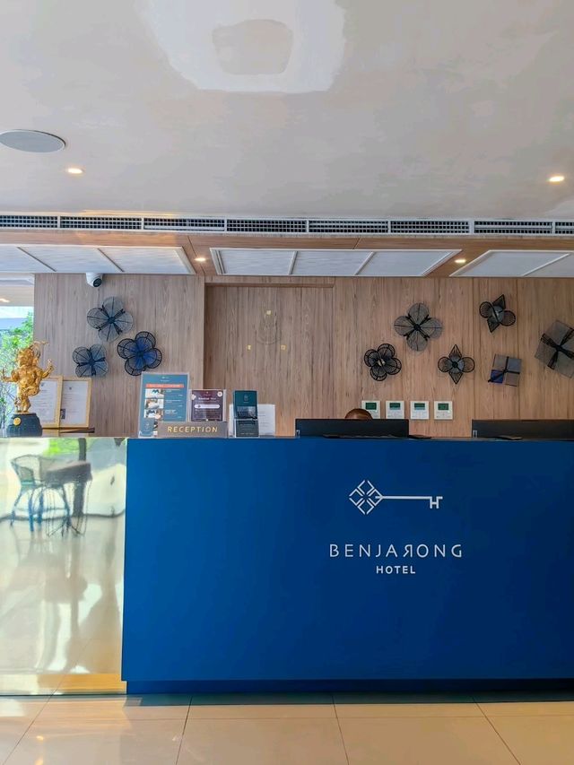 Strategic Location Benjarong Hotel Bangkok