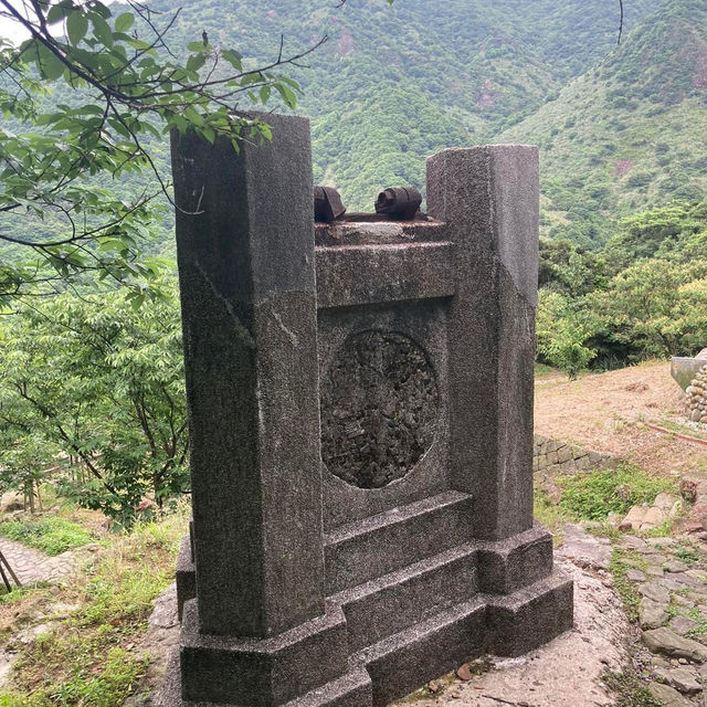 「金瓜石黃金博物館附近，再向上爬欣賞無敵海景」