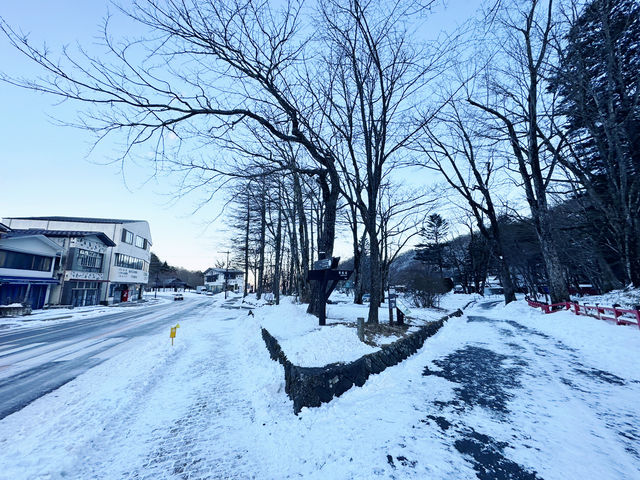 冰雪覆蓋下的日光市景與華嚴瀑布的藍冰之美