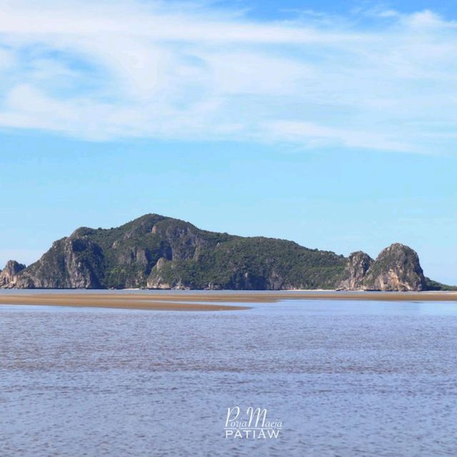 ล่องเรือ "คลองเขาแดง" ชมหินรูปร่างแปลกตา