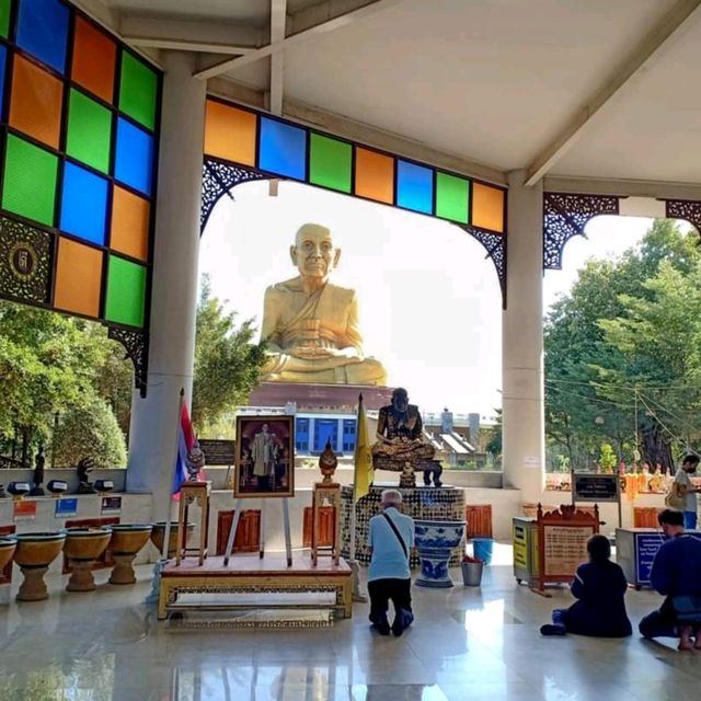 ตลาดหลวงปู่ทวด อยุธยา 