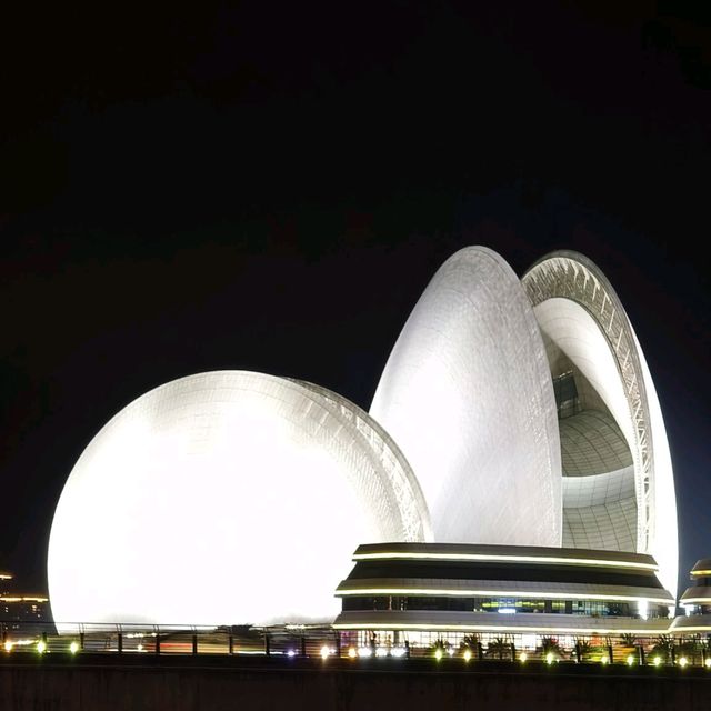 珠海日月貝：海濱夜景璀璨，遊客最美回憶