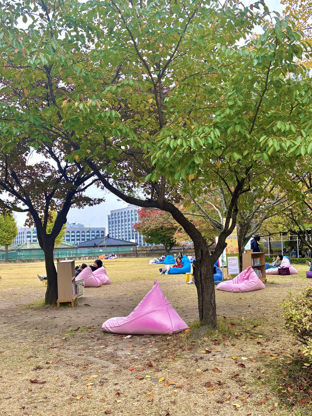떠오르는 북캉스 명소인 서울 북촌 정독 도서관🌳💚