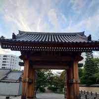 承天寺通りのシンボル的存在「博多千年門」