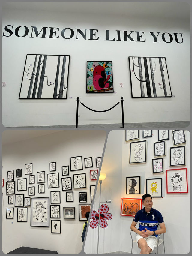 "曼谷之旅：探索PARN ARTS GALLERY的星際世界" 🌟