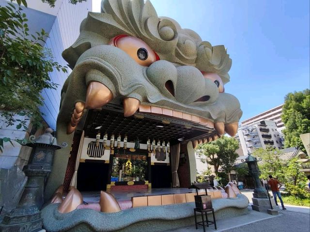 พามาศาลเจ้าหัวสิงโต กลางเมืองโอซาก้า