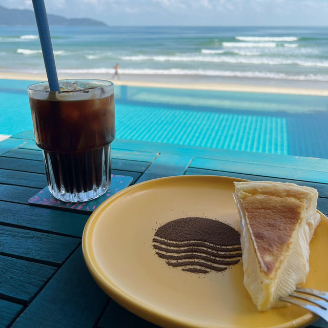 A Day at My Khe Beach, Da Nang